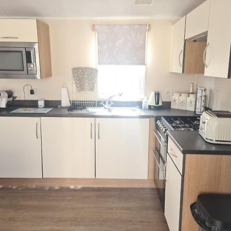 The Orchards Holiday Home Клактън он Сий Екстериор снимка