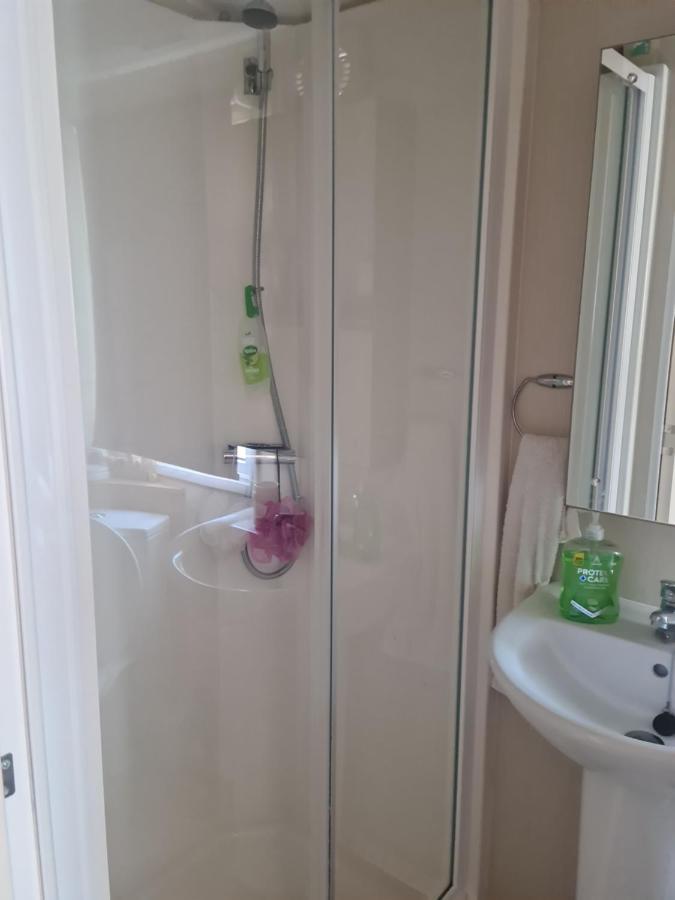 The Orchards Holiday Home Клактън он Сий Екстериор снимка