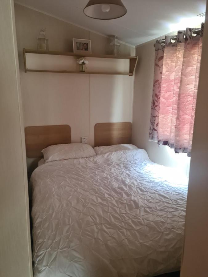 The Orchards Holiday Home Клактън он Сий Екстериор снимка